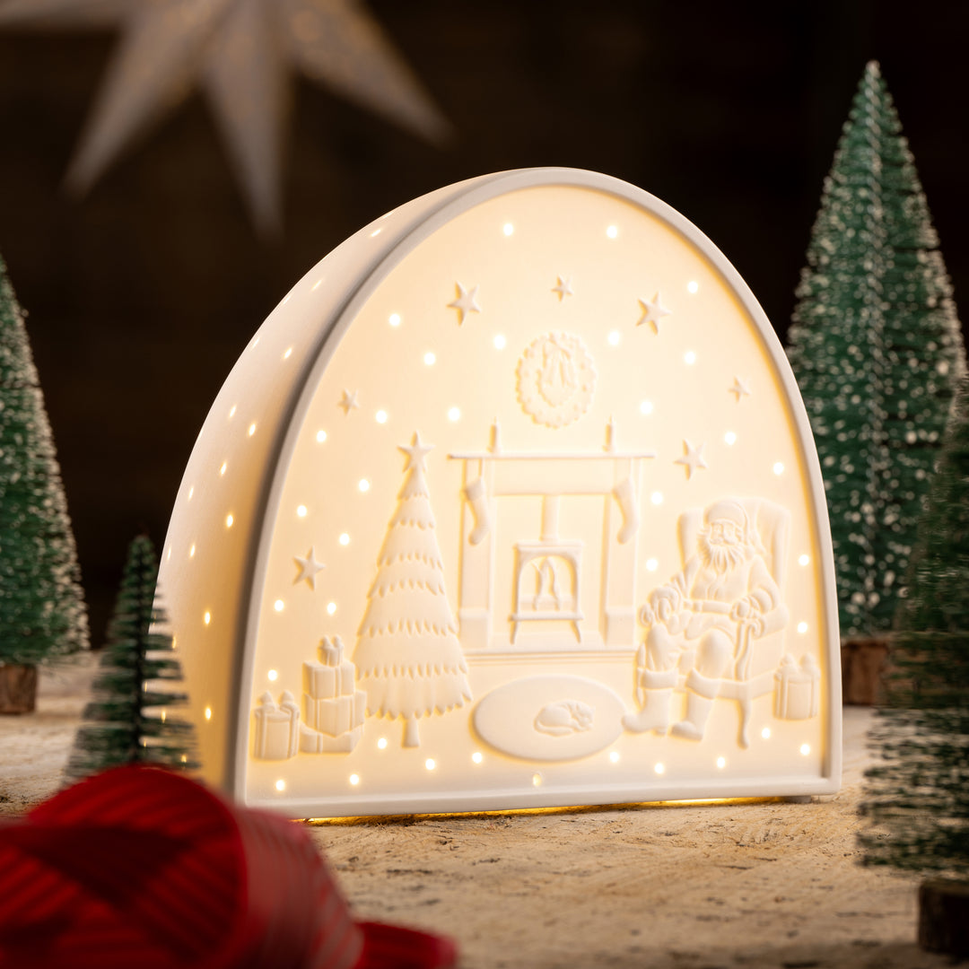 Belleek Living Santa by the Fire Luminaire