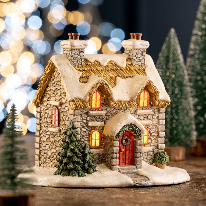 Aynsley Christmas Cottage LED