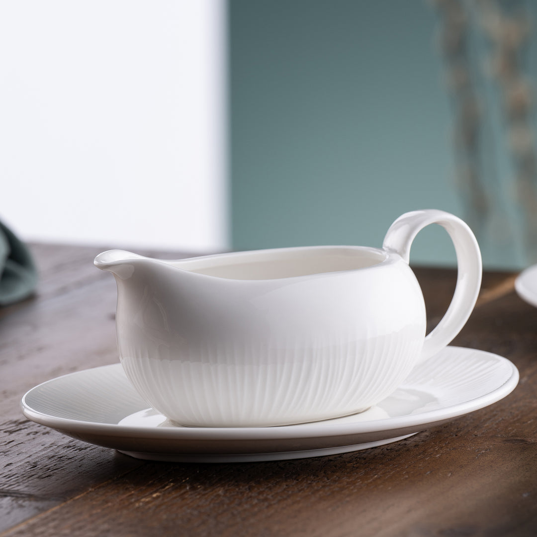 Belleek Living Erne Sauce Boat & Tray