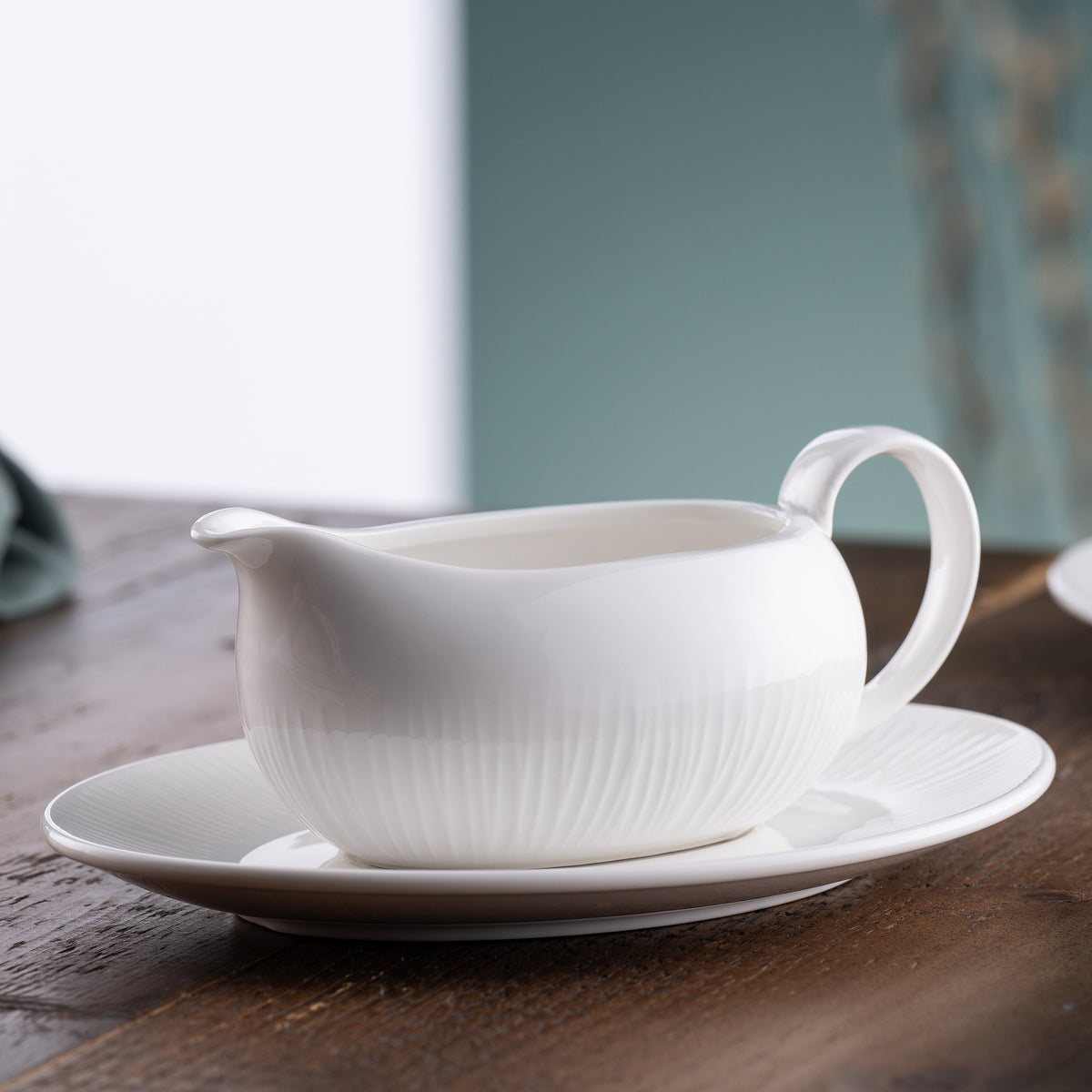 Belleek Living Erne Sauce Boat & Tray