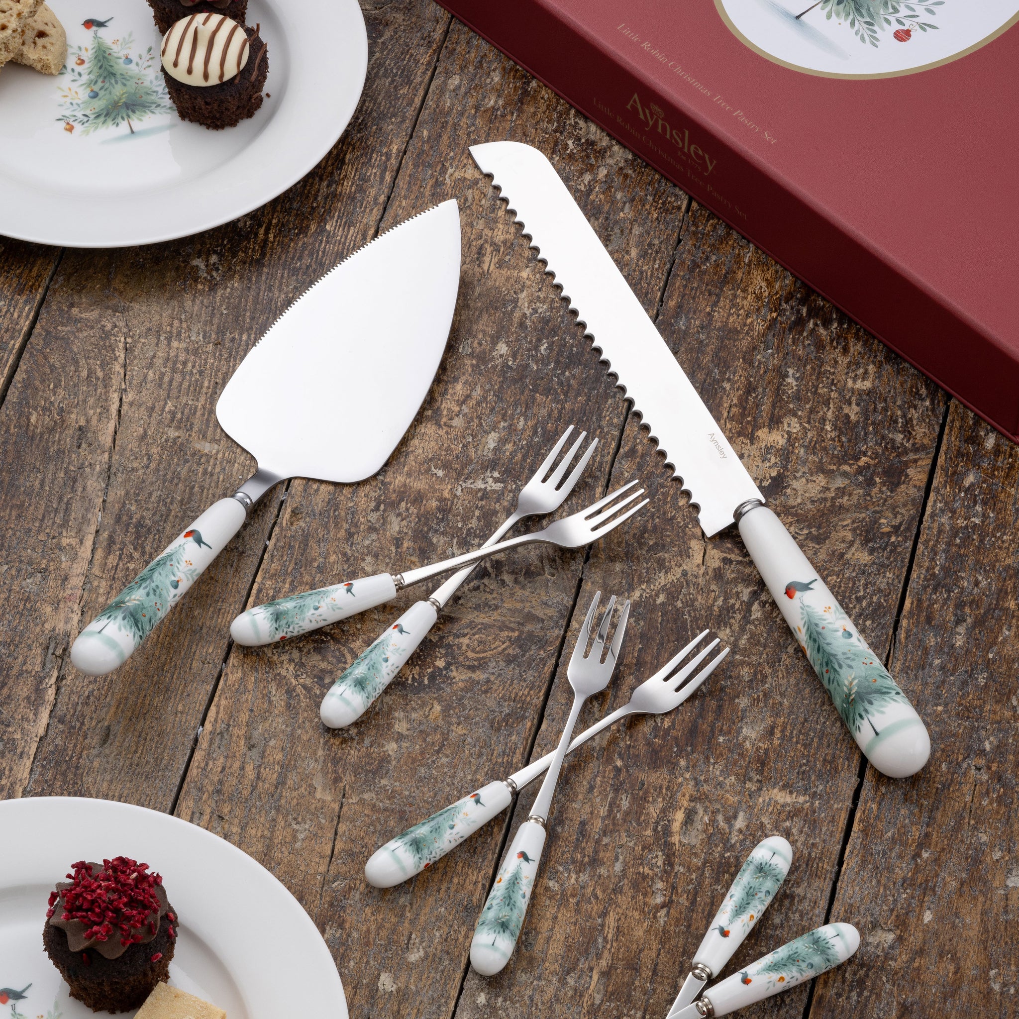 Aynsley Little Robin Christmas Tree Pastry Set – Belleek Pottery