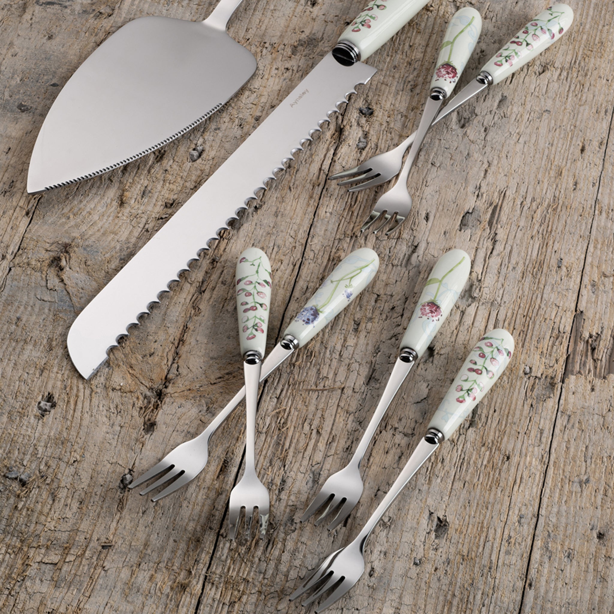 Aynsley Camille Pale Jade Pastry Set – Belleek Pottery