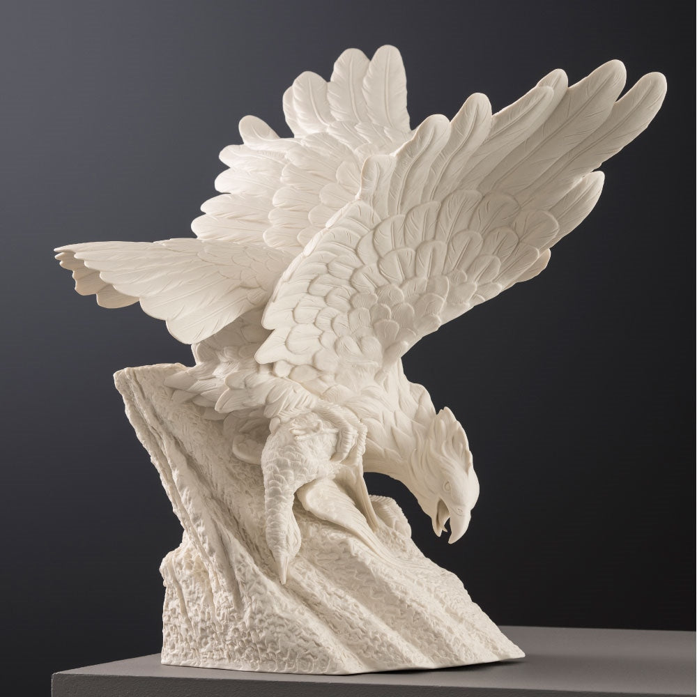 Belleek-Classic-Masterpiece-Collection---Golden-Eagle