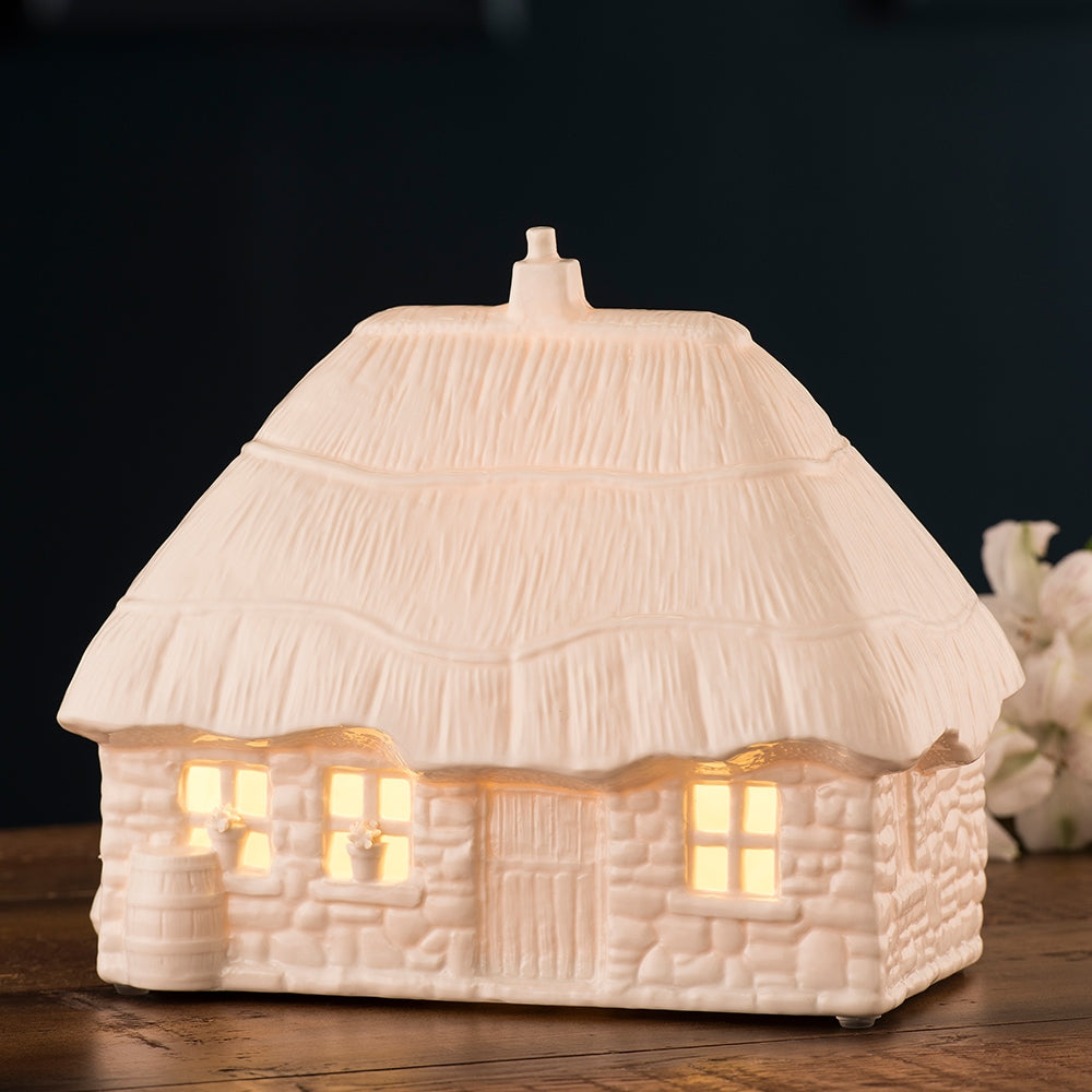 Belleek Classic Thatched Cottage Luminaire