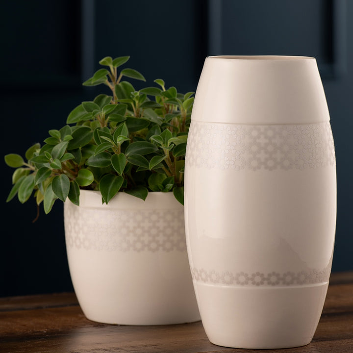 Belleek-Living-Daisy-Dot-Flower-Pot