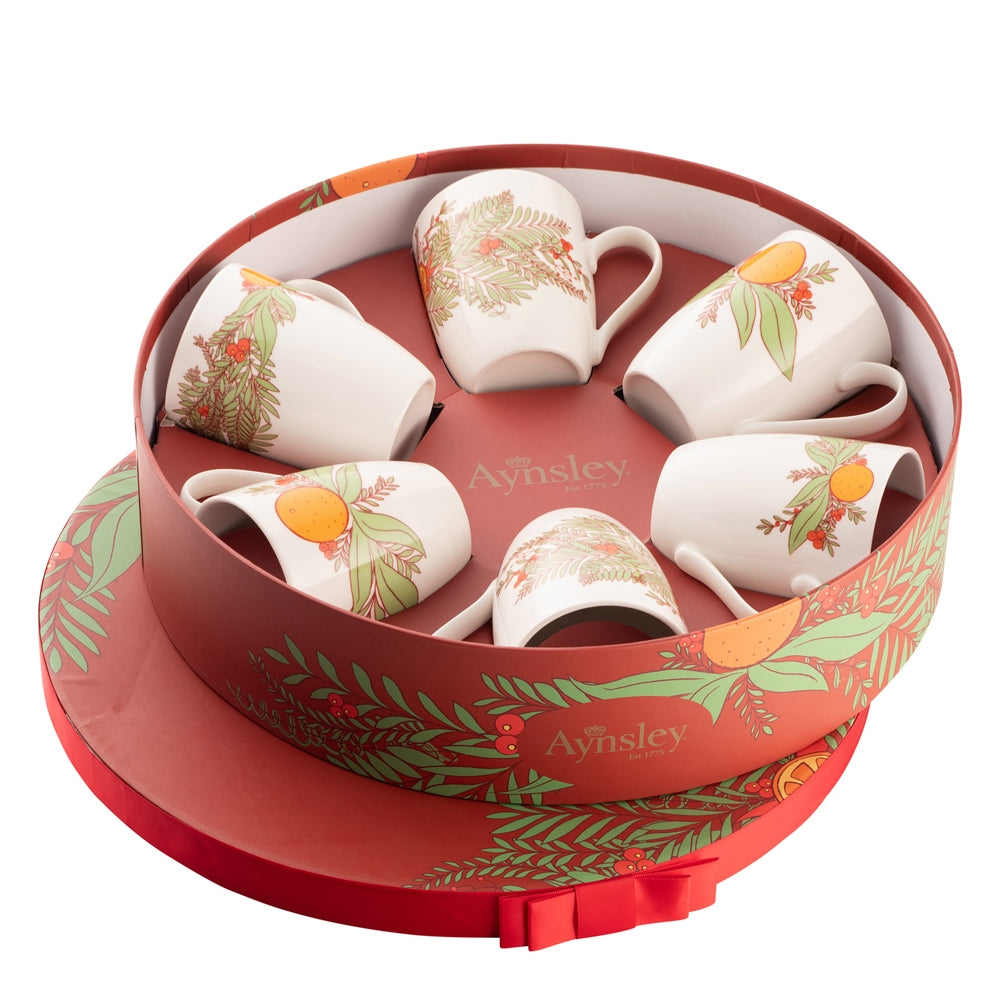 Christmas Wreath Set 6 Mugs Hat Box