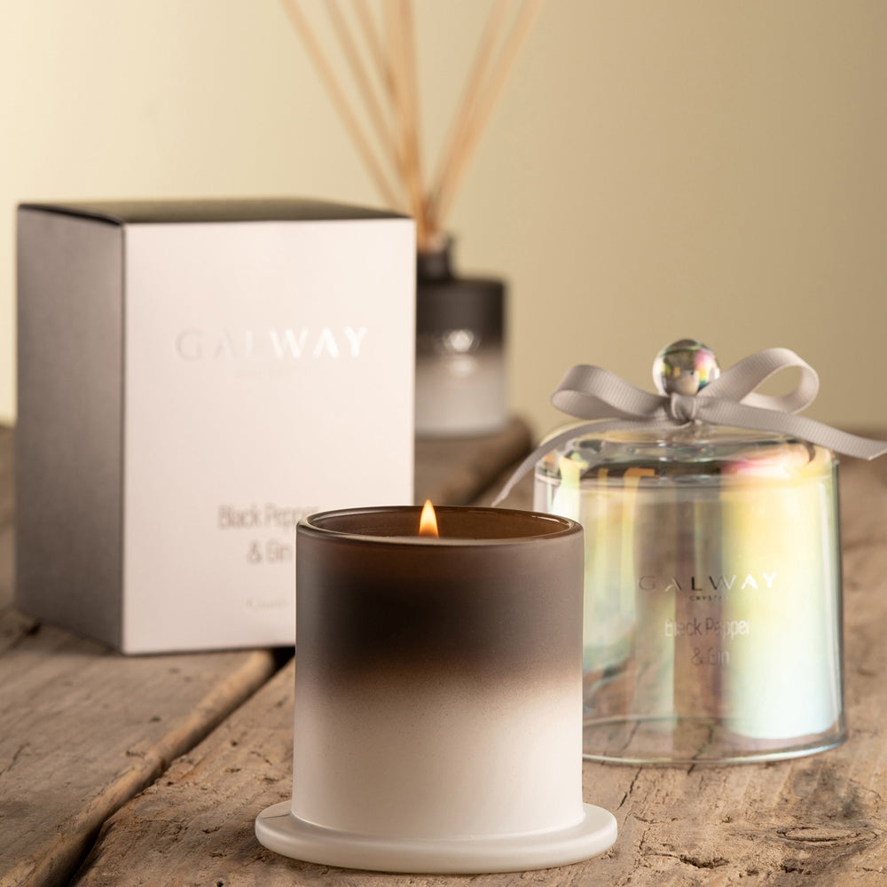 Galway-Crystal-Black-Pepper-&-Gin-Bell-Jar-Candle